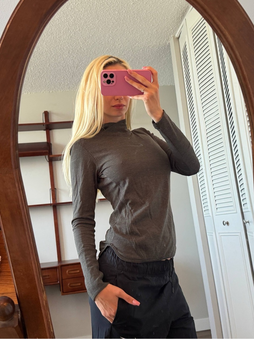 Nike Women's Charcoal Gray Long-Sleeve Hoodie Top